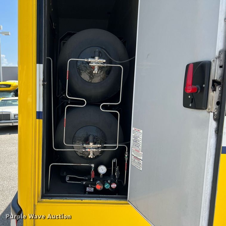 image for item LF9345 2017 Arboc Specialty Vehicles  shuttle bus