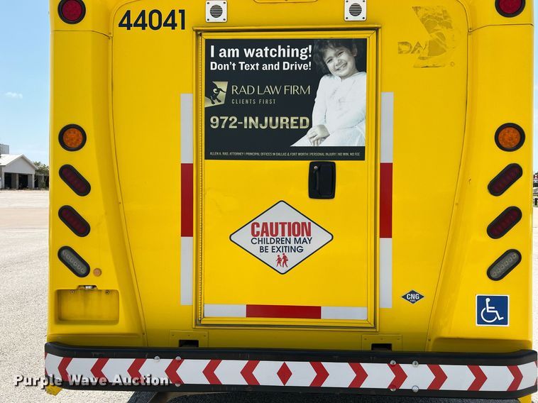 image for item LF9345 2017 Arboc Specialty Vehicles  shuttle bus