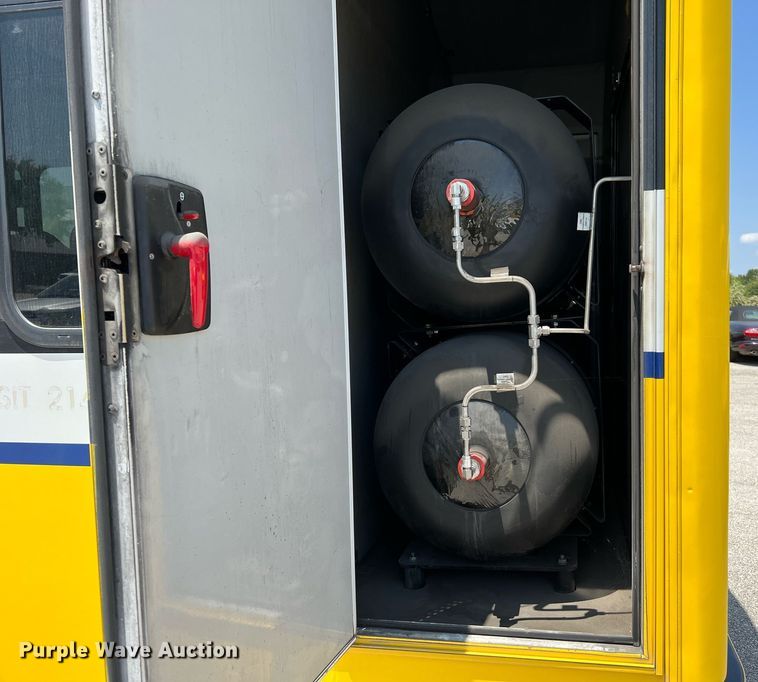 image for item LF9345 2017 Arboc Specialty Vehicles  shuttle bus