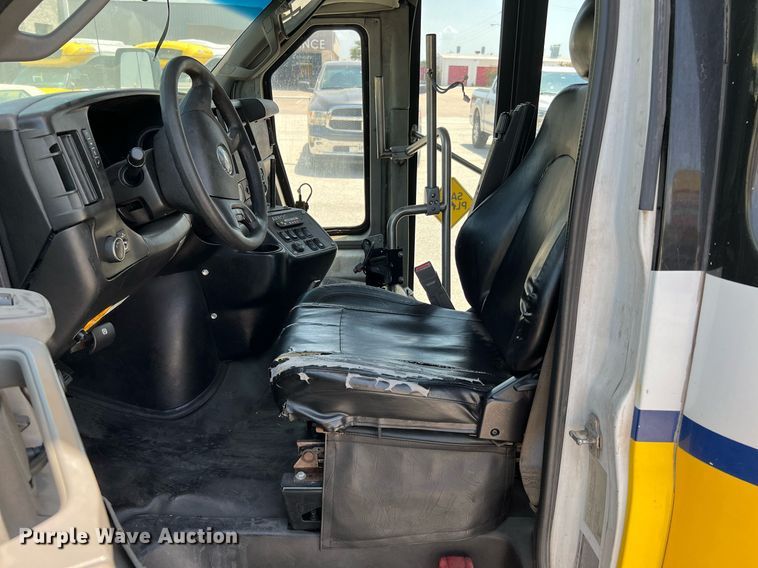 image for item LF9345 2017 Arboc Specialty Vehicles  shuttle bus