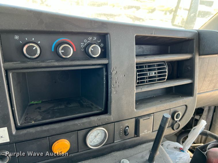 image for item LF9345 2017 Arboc Specialty Vehicles  shuttle bus