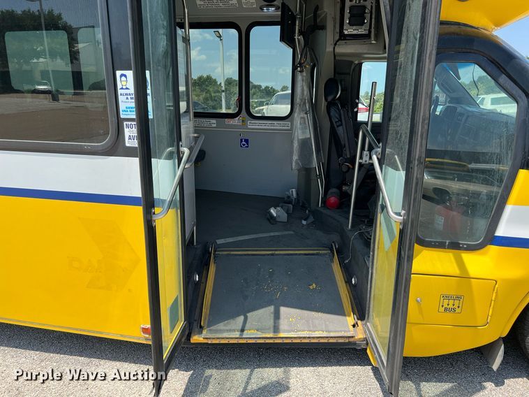 image for item LF9345 2017 Arboc Specialty Vehicles  shuttle bus