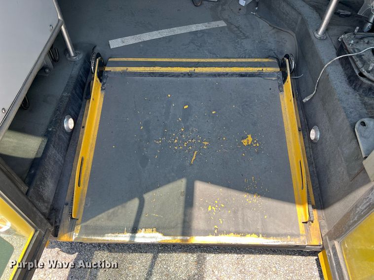 image for item LF9345 2017 Arboc Specialty Vehicles  shuttle bus