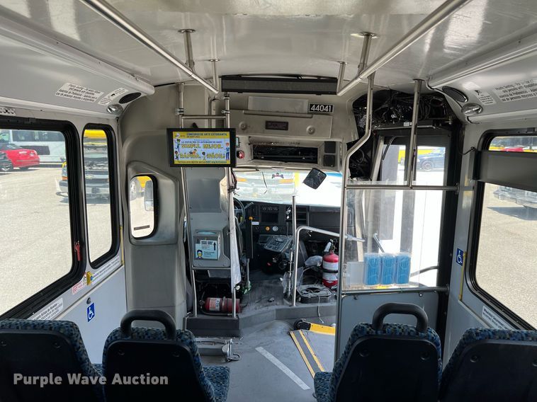 image for item LF9345 2017 Arboc Specialty Vehicles  shuttle bus