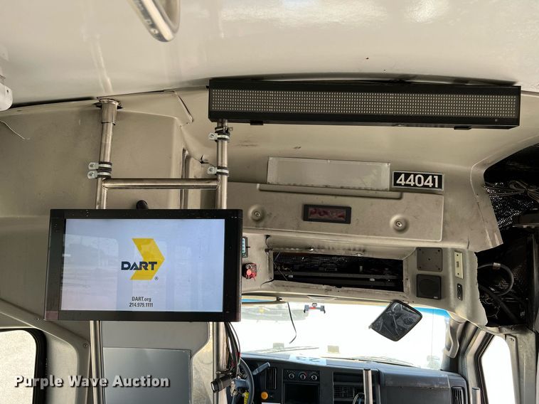 image for item LF9345 2017 Arboc Specialty Vehicles  shuttle bus