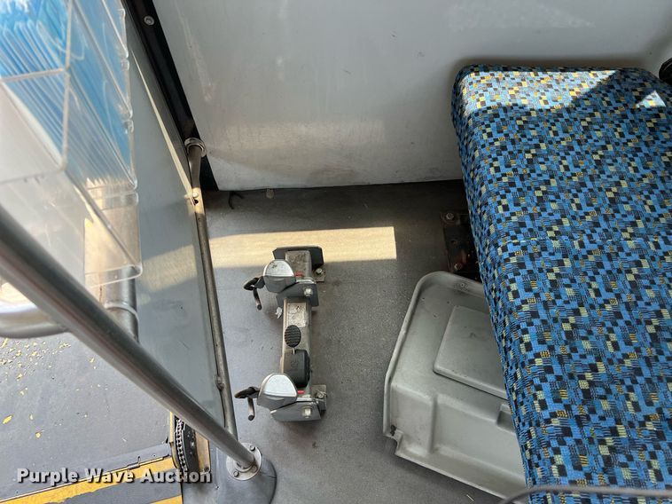 image for item LF9345 2017 Arboc Specialty Vehicles  shuttle bus