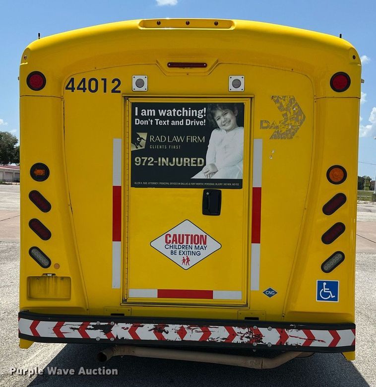 image for item LF9346 2016 Chevrolet Express G4500  shuttle bus