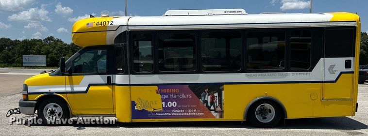 image for item LF9346 2016 Chevrolet Express G4500  shuttle bus