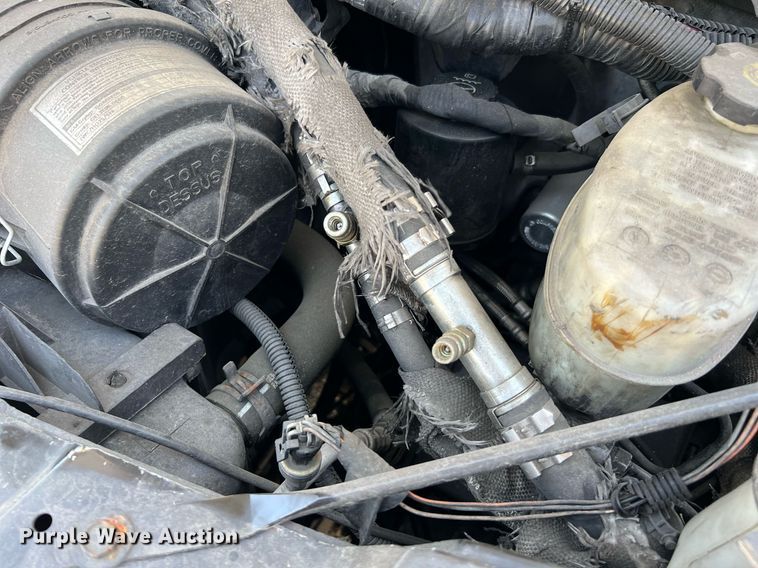 image for item LF9346 2016 Chevrolet Express G4500  shuttle bus