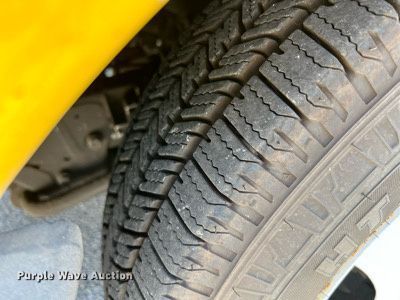 image for item LF9346 2016 Chevrolet Express G4500  shuttle bus