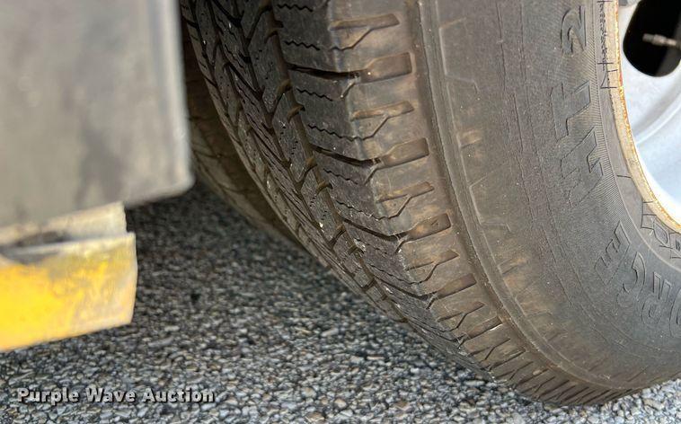 image for item LF9346 2016 Chevrolet Express G4500  shuttle bus