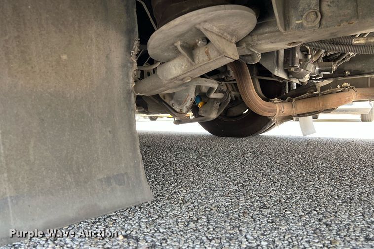 image for item LF9346 2016 Chevrolet Express G4500  shuttle bus