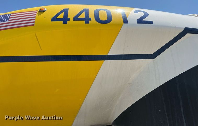 image for item LF9346 2016 Chevrolet Express G4500  shuttle bus