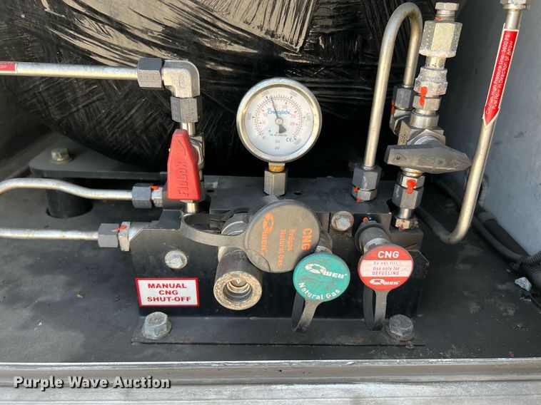 image for item LF9347 2016 Chevrolet Express G4500  shuttle bus