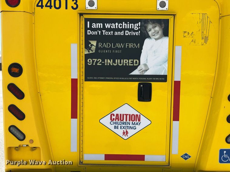 image for item LF9347 2016 Chevrolet Express G4500  shuttle bus