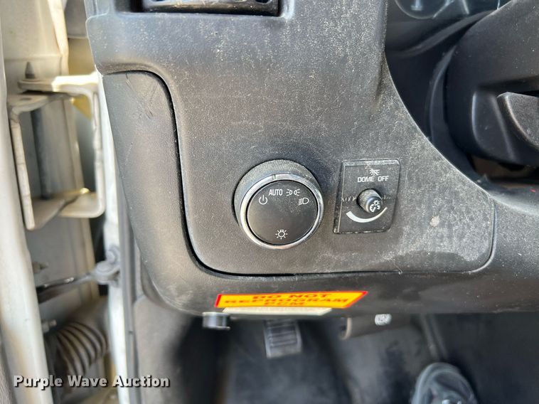 image for item LF9347 2016 Chevrolet Express G4500  shuttle bus