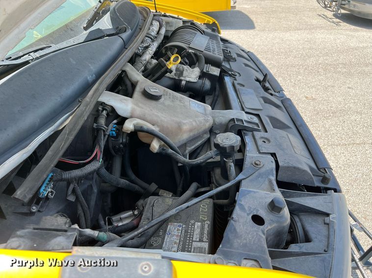 image for item LF9347 2016 Chevrolet Express G4500  shuttle bus