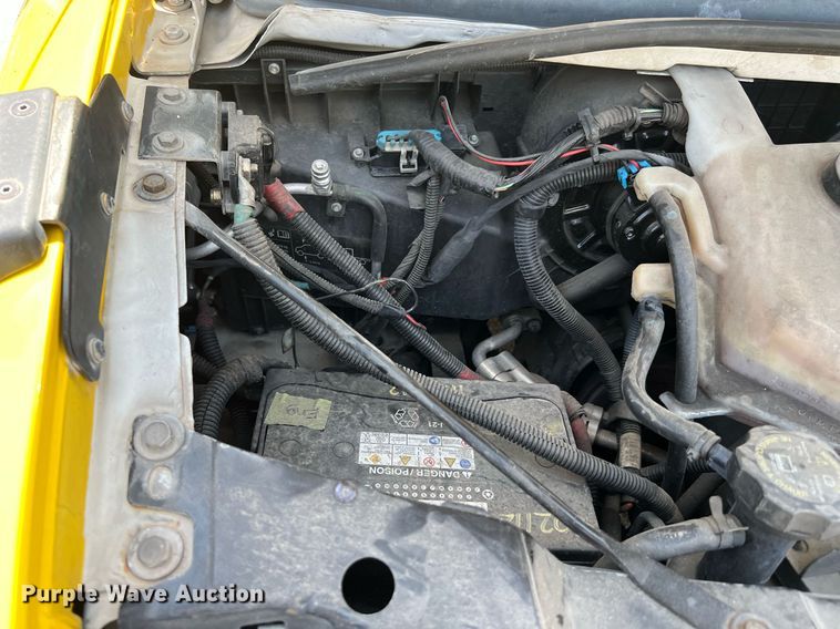 image for item LF9347 2016 Chevrolet Express G4500  shuttle bus