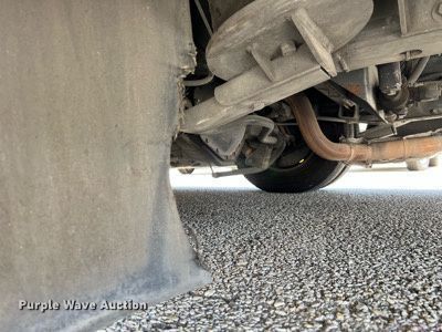 image for item LF9347 2016 Chevrolet Express G4500  shuttle bus