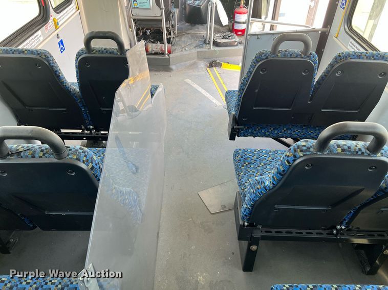 image for item LF9348 2017 Chevrolet Express G4500  shuttle bus