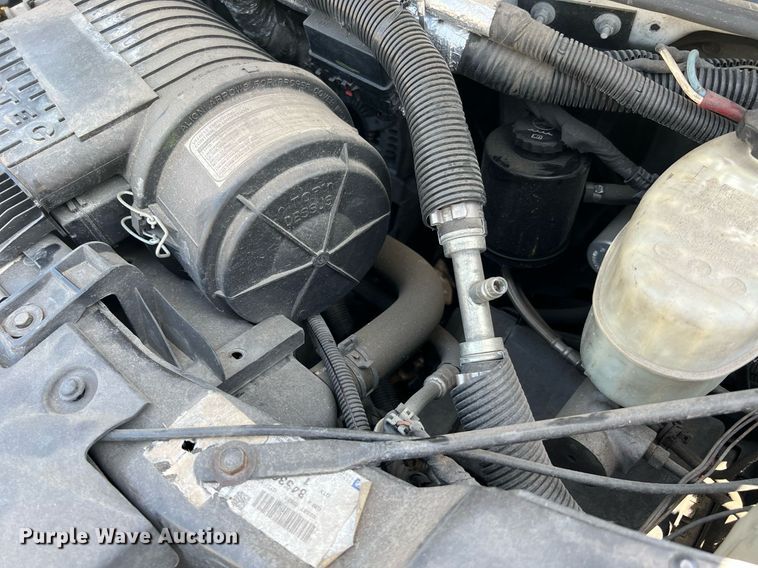 image for item LF9348 2017 Chevrolet Express G4500  shuttle bus