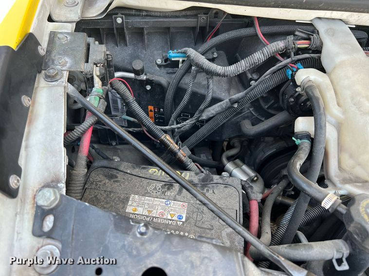 image for item LF9348 2017 Chevrolet Express G4500  shuttle bus