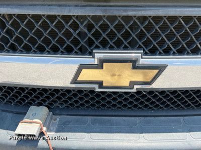 image for item LF9348 2017 Chevrolet Express G4500  shuttle bus