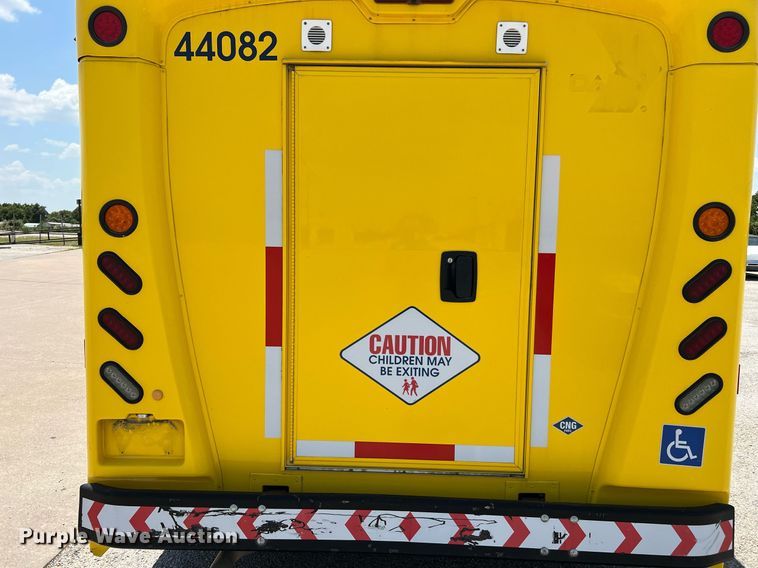 image for item LF9349 2017 Chevrolet Express G4500  shuttle bus