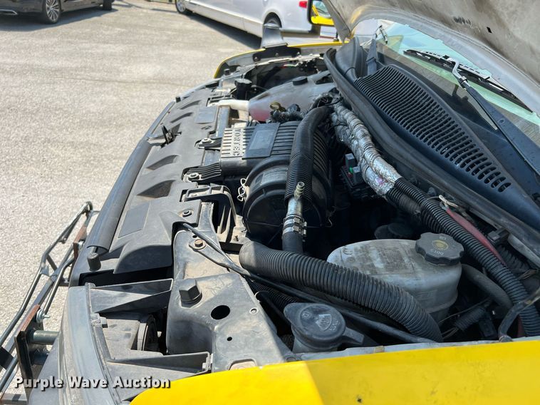 image for item LF9349 2017 Chevrolet Express G4500  shuttle bus