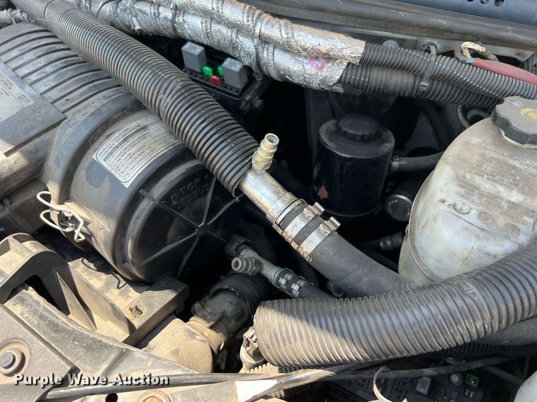 image for item LF9349 2017 Chevrolet Express G4500  shuttle bus