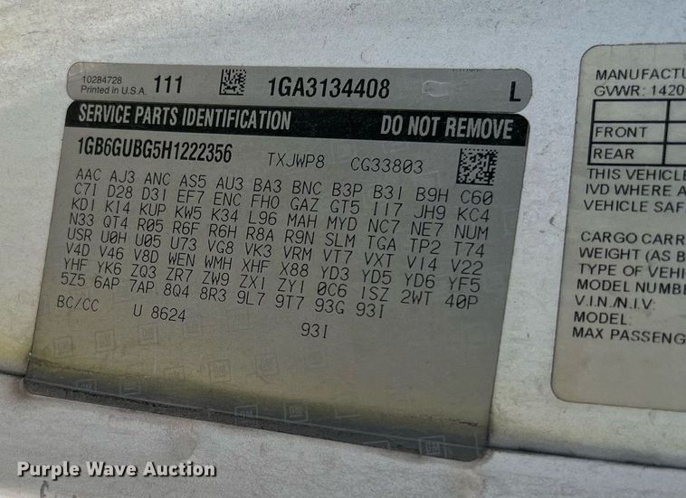 image for item LF9349 2017 Chevrolet Express G4500  shuttle bus