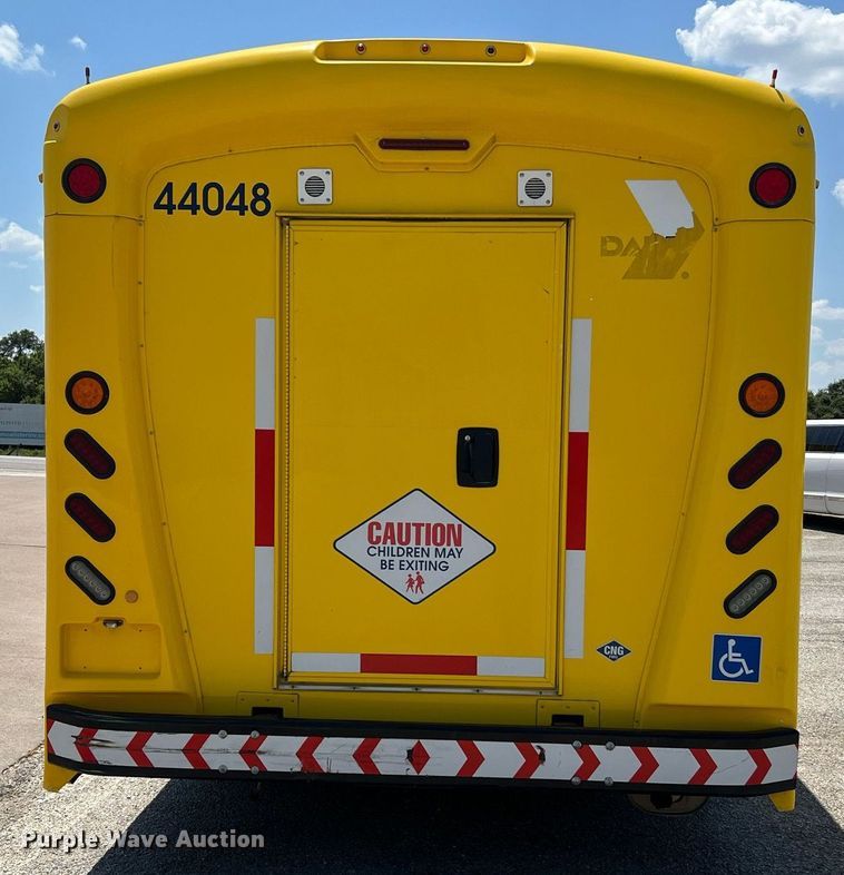 image for item LF9350 2017 Chevrolet Express G4500  shuttle bus