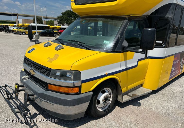 image for item LF9350 2017 Chevrolet Express G4500  shuttle bus