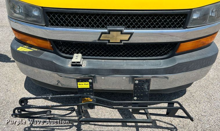 image for item LF9350 2017 Chevrolet Express G4500  shuttle bus