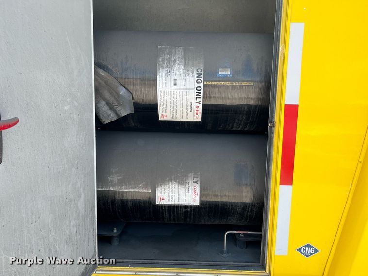 image for item LF9350 2017 Chevrolet Express G4500  shuttle bus