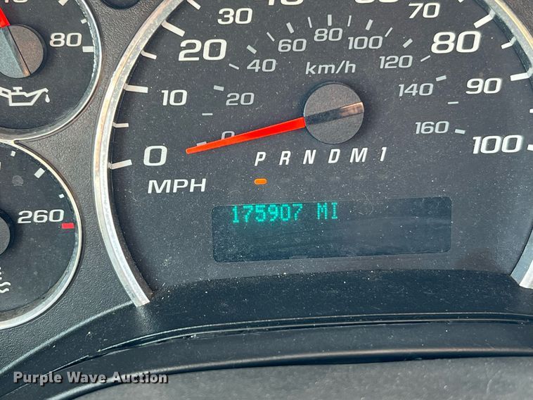 image for item LF9350 2017 Chevrolet Express G4500  shuttle bus