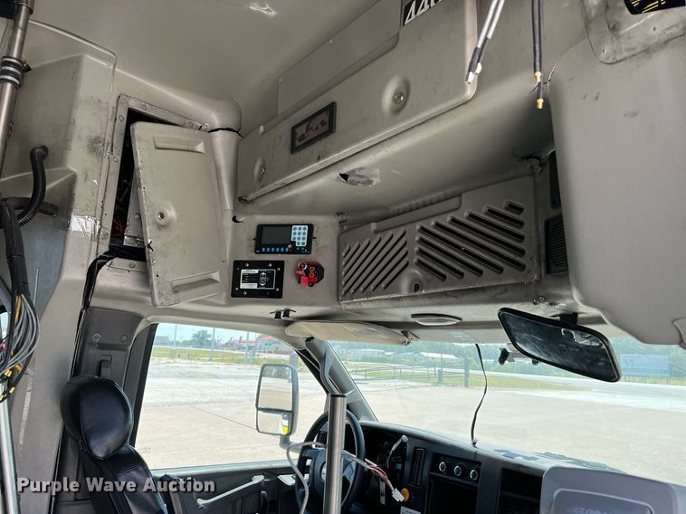 image for item LF9350 2017 Chevrolet Express G4500  shuttle bus