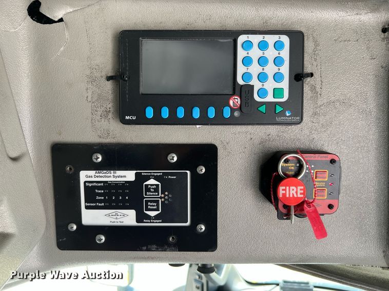 image for item LF9350 2017 Chevrolet Express G4500  shuttle bus