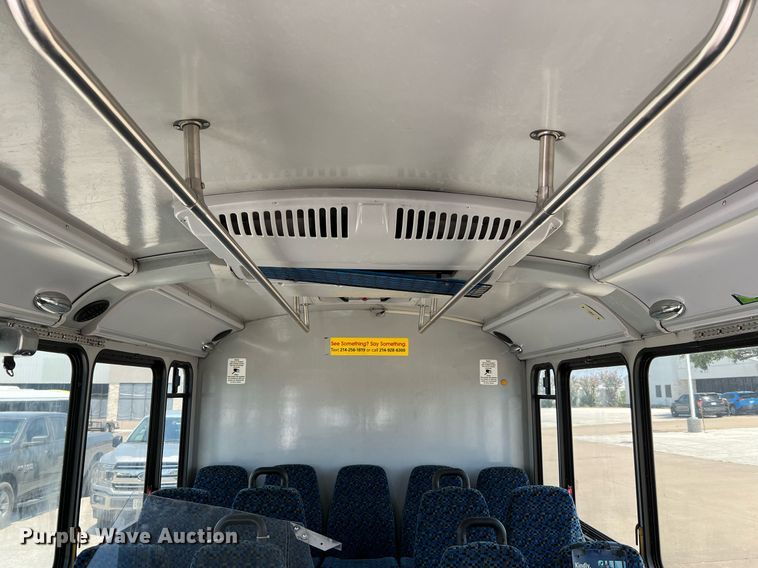 image for item LF9350 2017 Chevrolet Express G4500  shuttle bus