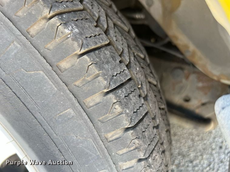 image for item LF9350 2017 Chevrolet Express G4500  shuttle bus