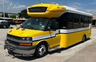image for item LF9351 2017 Chevrolet Express G4500  shuttle bus