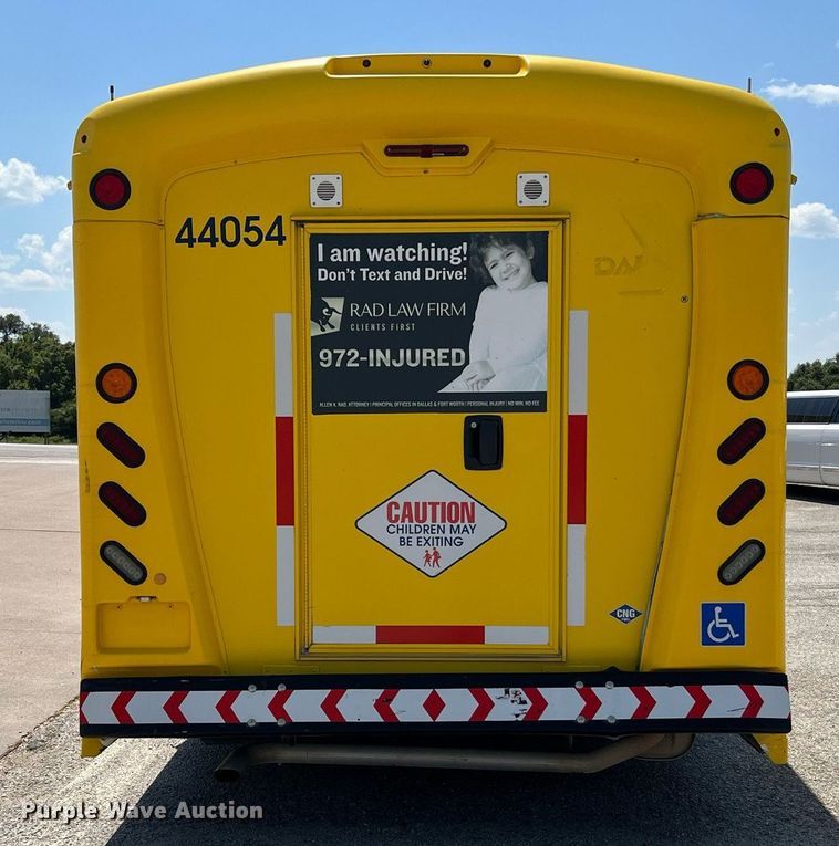 image for item LF9351 2017 Chevrolet Express G4500  shuttle bus