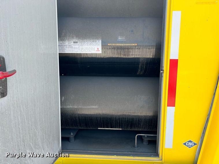 image for item LF9351 2017 Chevrolet Express G4500  shuttle bus