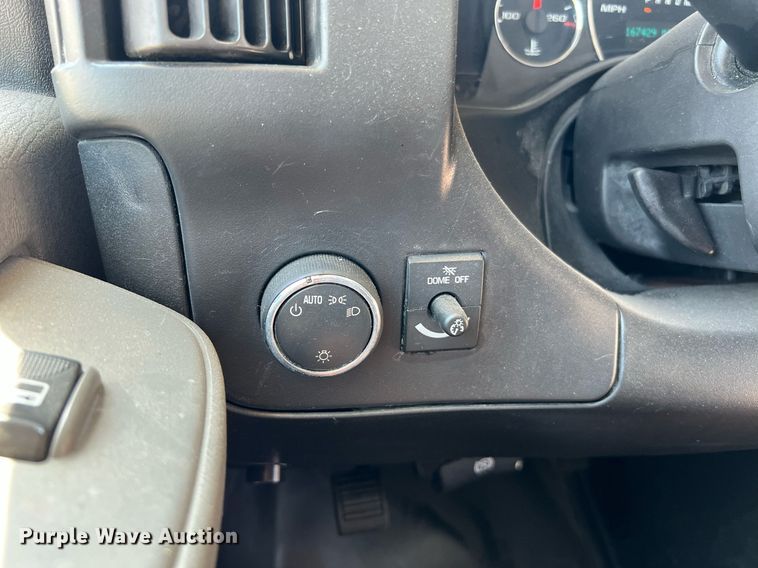 image for item LF9351 2017 Chevrolet Express G4500  shuttle bus