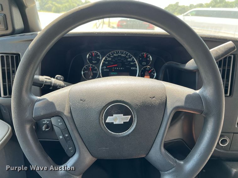 image for item LF9351 2017 Chevrolet Express G4500  shuttle bus