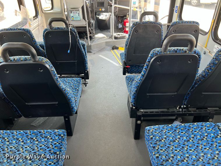 image for item LF9351 2017 Chevrolet Express G4500  shuttle bus