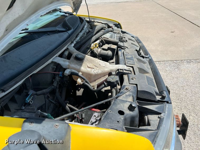 image for item LF9351 2017 Chevrolet Express G4500  shuttle bus