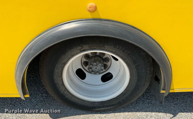 image for item LF9351 2017 Chevrolet Express G4500  shuttle bus