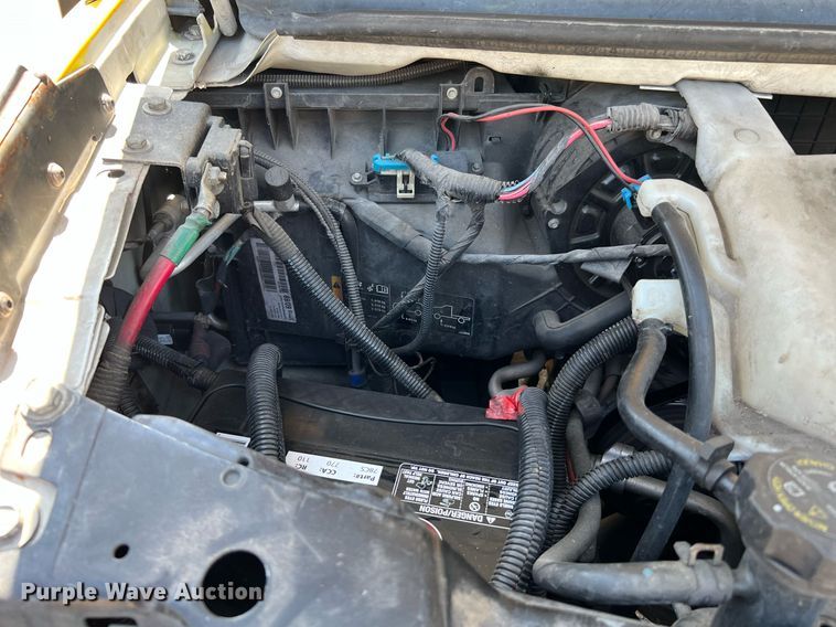 image for item LF9352 2017 Chevrolet Express G4500  shuttle bus