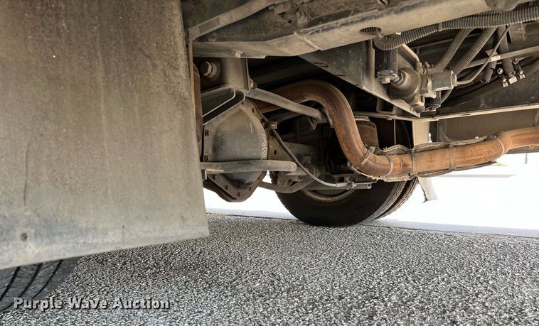 image for item LF9352 2017 Chevrolet Express G4500  shuttle bus